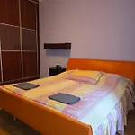 Spacious Two-room In アパート